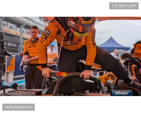 皮亚斯特里领跑澳大利亚练习赛